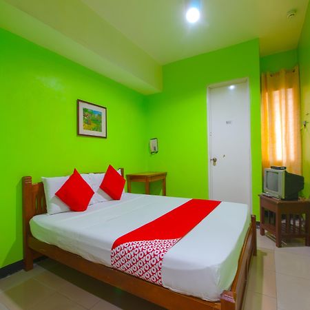 Oyo 677 Roseate Pensione Cebu Stadt Exterior foto