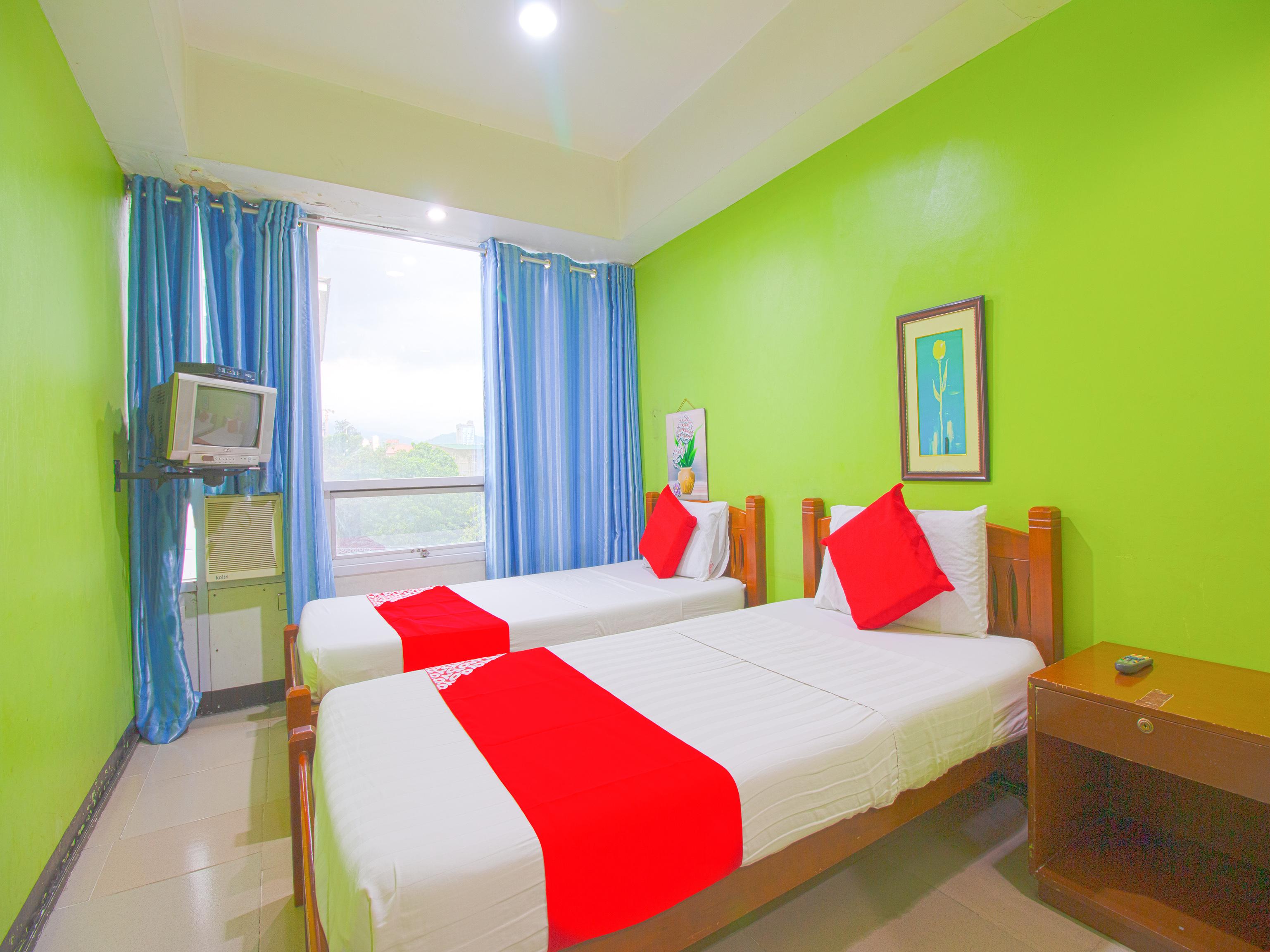 Oyo 677 Roseate Pensione Cebu Stadt Exterior foto