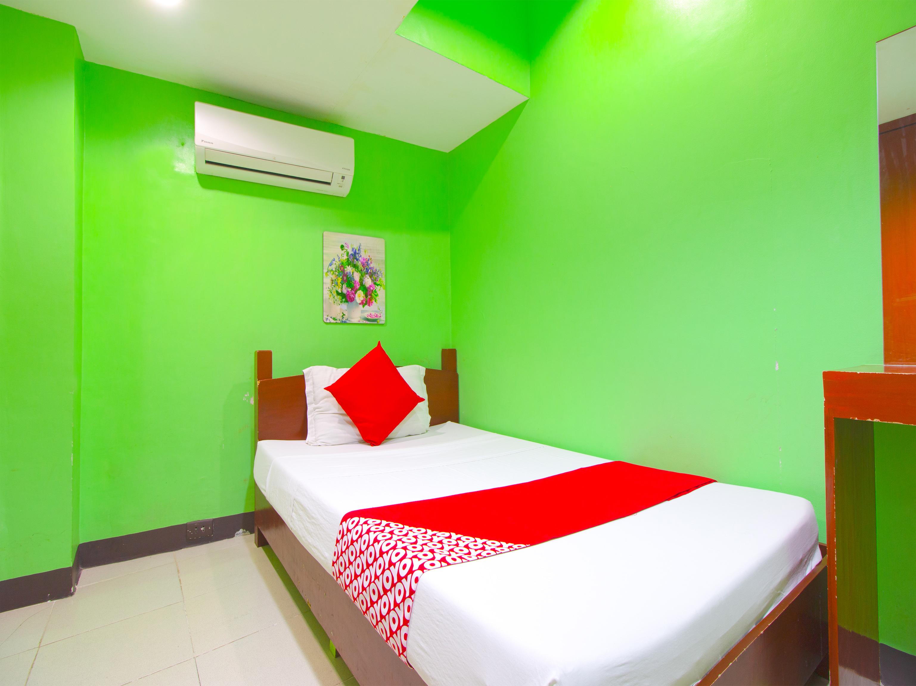 Oyo 677 Roseate Pensione Cebu Stadt Exterior foto